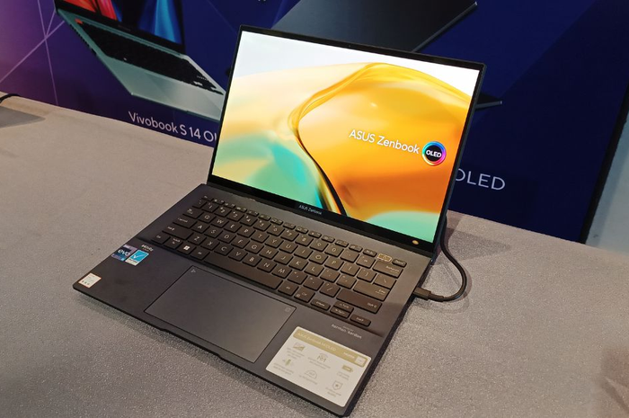 ASUS Zenbook 14 OLED (UX3402) dengan CPU Intel generasi ke-12