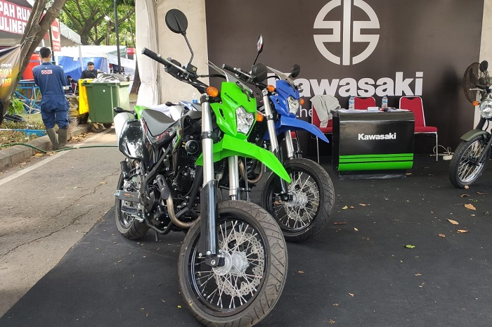 Buruan serbu, ada diskon Kawasaki KLX 230 di Otobursa Tumplek Blek 2022.