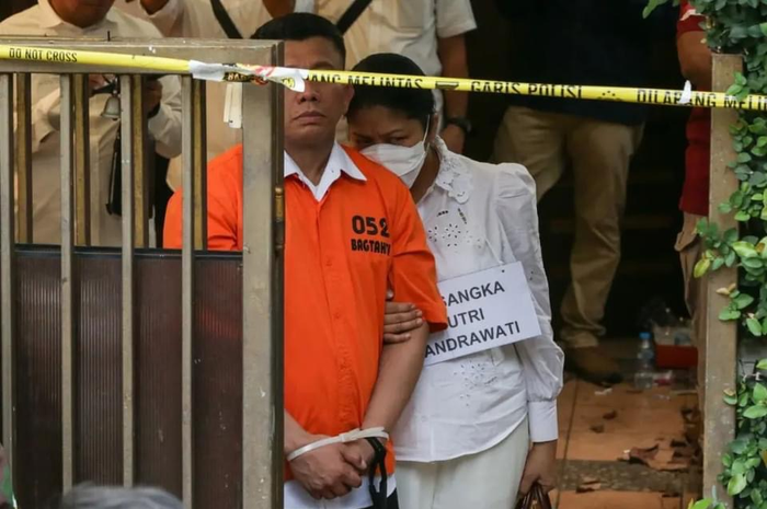 Begini posisi Putri Candrawathi saat bicara ke Brigadir J di kamar rumah Magelang. Pantas Kabareskrim bilang cuma Tuhan yang tahu. 