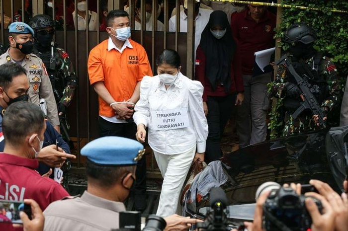 Putri Candrawathi diperiksa menggunakan alat lie detector.