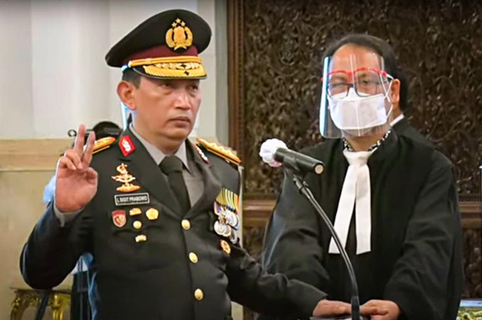 Putra Kapolri Jenderal Listyo Sigit ternyata 3 kali gagal lolos Akpol. Anak KSAD Jenderal Dudung masuk Akmil jadi sorotan. 