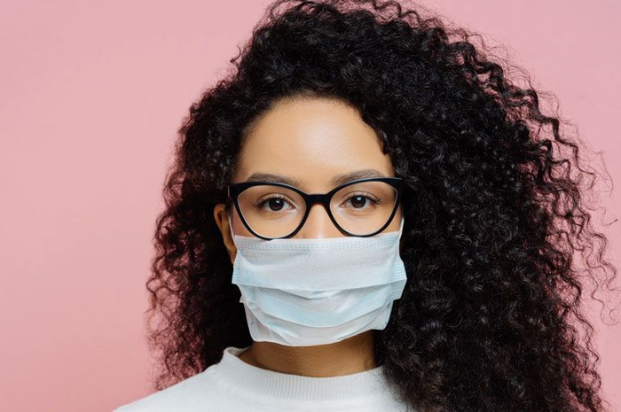 Ilustrasi foundation minim transfer di masker