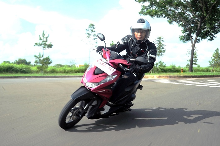 Ilustrasi Honda BeAT. Beli Pertalite pakai MyPertamina akan dibatasi, bikers Honda BeAT bisa tempuh perjalanan Jakarta-Bali sampai 6 kali.