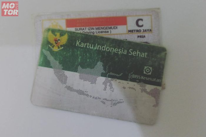 Foto ilustrasi SIM C dan BPJS Kesehatan. Syarat perpanjang SIM motor bakal wajib pakai BPJS kesehatan.