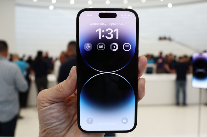 Ilustrasi Always On Display iPhone 14 Pro
