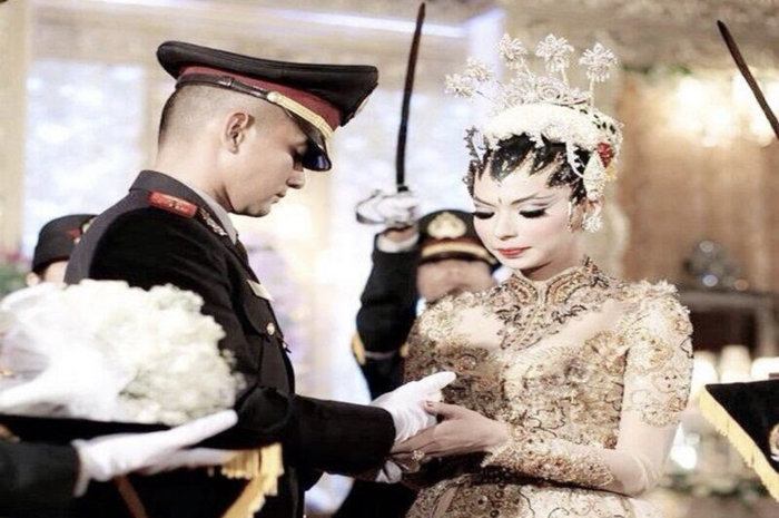 Istri Kompol Baiquni Wibowo tanpa sengaja bongkar skenario busuk Ferdy Sambo. Ternyata berhenti kerja dari perusahaan mentereng ini.