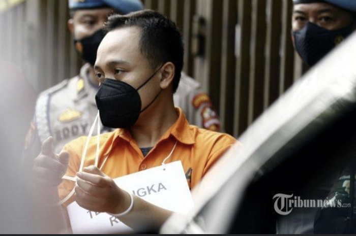 Bripka Ricky Rizal sampai harus pakai cara begini demi Brigadir J mau bicara ke Putri Candrawathi. Foto CCTV tak bisa jadi bukti.