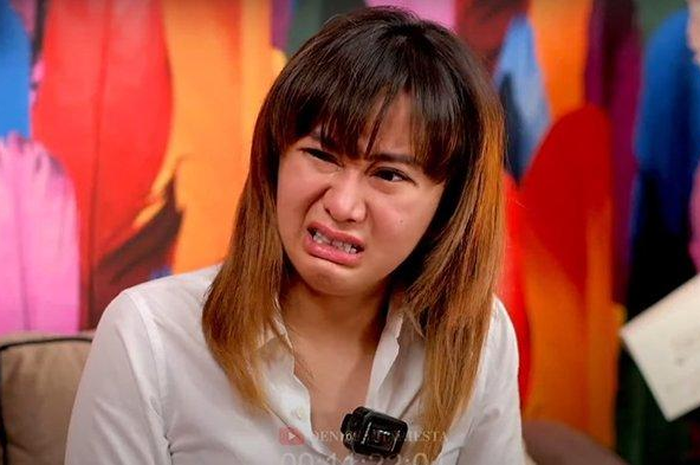 Denise Chariesta saat mengakui dosa besarnya di masa lalu.