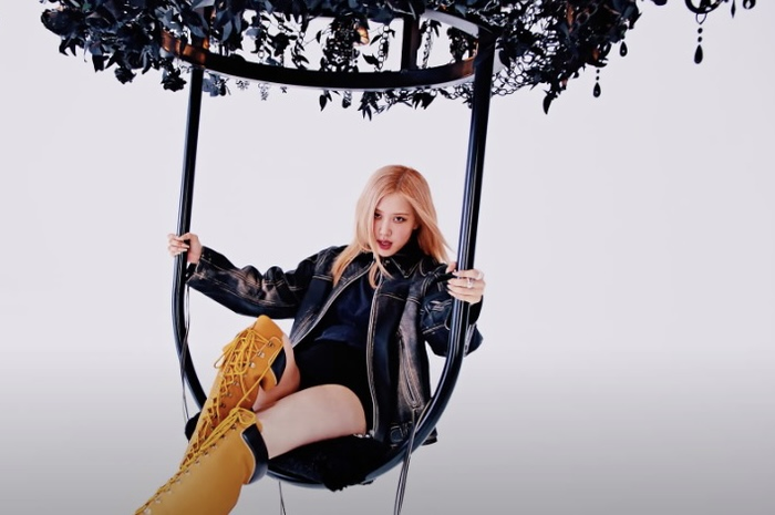 Gaya Rosé BLACKPINK di MV Shut Down.