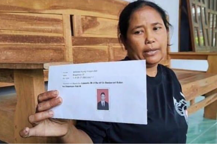 Pemuda Madiun mengalami kejadian aneh begini di HP miliknya sebelum ditangkap gegara hacker Bjorka. Foto penjual es dibahas.