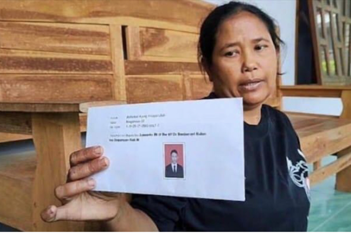 Pemuda Madiun yang lulusan madrasah itu ditetapkan tersangka kasus Bjorka. Dia sempat dapat uang dari polisi gegara lakukan ini.
