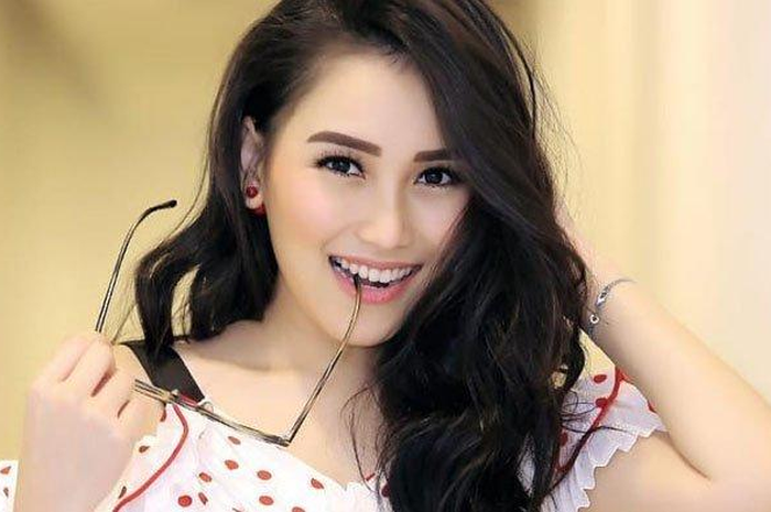 Dijodohkan Ayah Rozak, Ayu Ting tolak mentah-mentah.