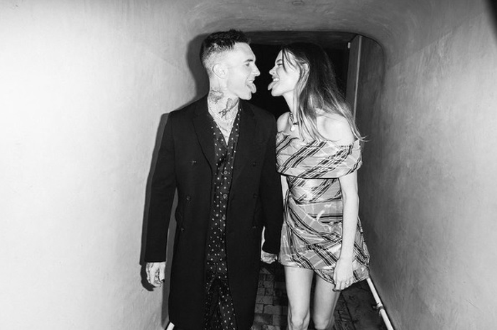 Adam Levine ngaku nyesel udah chat genit ke cewek lain
