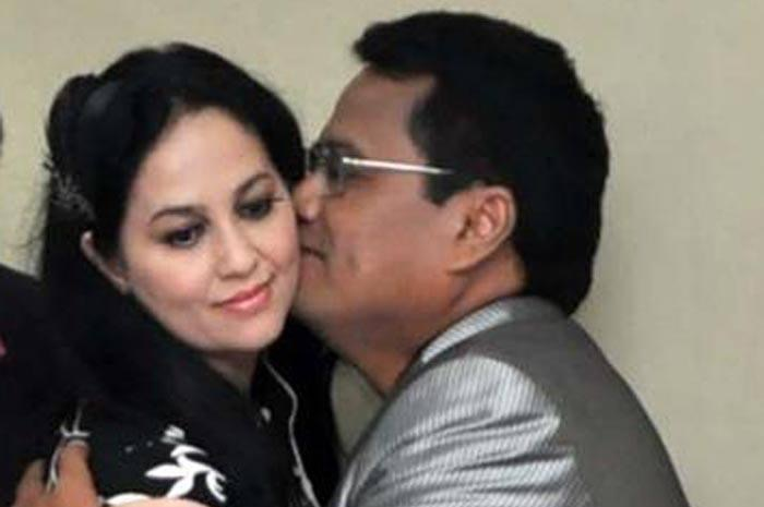 Ternyata ritual Meriam Bellina ini bikin Hotman Paris keenakan saat menjalin hubungan. Foto sang mantan dibahas. 