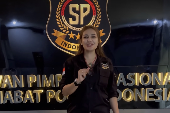 Berikut ini profil Tengku Zanzabella  penganggum Presiden RI ke-2 Soeharto yang menyentil Najwa Shihab. Foto sosoknya disorot. 