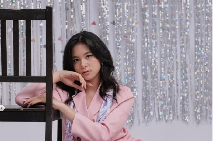 Zee JKT48 muncul dan minta maaf usai beredar video dirinya menghisap vape.