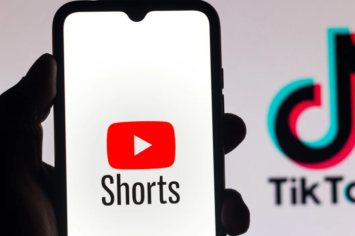 Ilustrasi logo YouTube Shorts dan TikTok