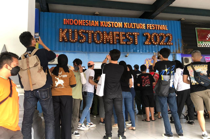 Ajang Kustomfest 2022 resmi dibuka hari ini, harga tiket murah banget.