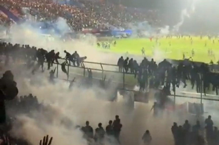 Ternyata begini penyebab kerusuhan di Stadion Kanjuruhan Malang yang tewaskan 127 orang. Kapolda Jatim buka suara.