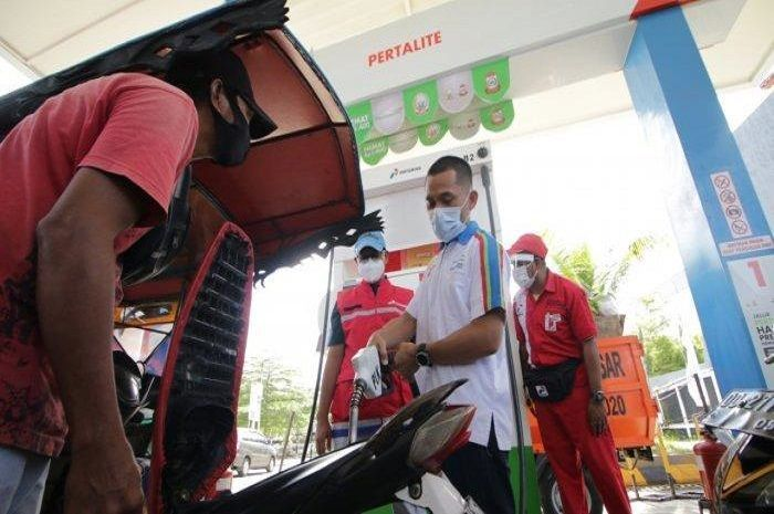 Harga minyak dunia turun, Anggota DPR desak pemerintah menurunkan harga Pertalite.