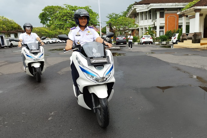 20 motor listrik Honda PCX Electric diserahkan PT AHM untuk Dishub Bali saat KTT G20.