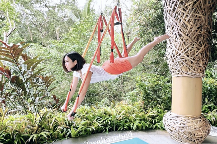 Inilah 6 foto Gisel memamerkan keindahan yoga. Netizen sampai mengeluarkan komentar nakal, kok kamu makin menjadi-jadi?