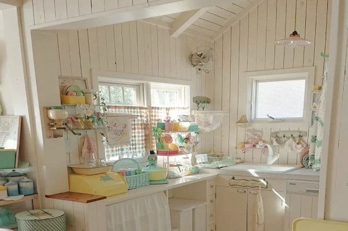 Ini 8 desain dapur mungil bentuk L yang cocok buat Ibu-ibu pencari paket renovasi hemat. Lengkap dengan foto referensinya. 