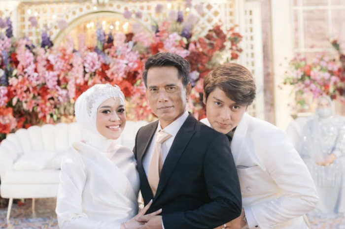 Inilah 4 hal di balik Rizky Billar menjatuhkan talak ke istrinya, Lesti Kejora. Kondisi mertua sampai dibawa-bawa. 