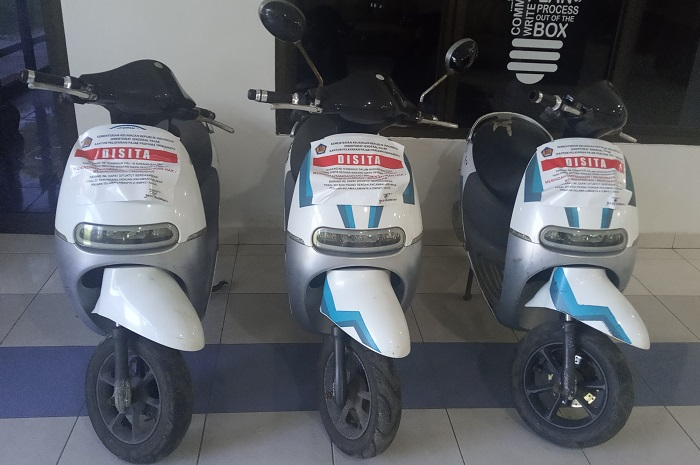Lelang motor listrik 3 unit Viar Q1 di Indramayu.