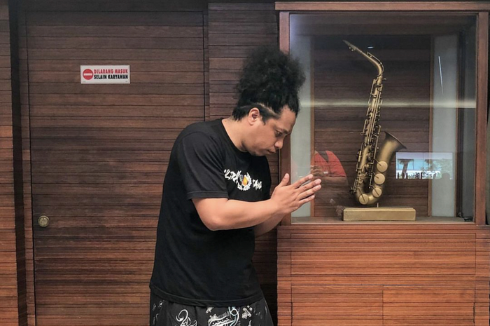 Inilah 6 artis Indonesia yang ternyata masih tinggal di rumah kontrakan. Nomor terakhir malah sampai nangis lihat kondisi suaminya.
