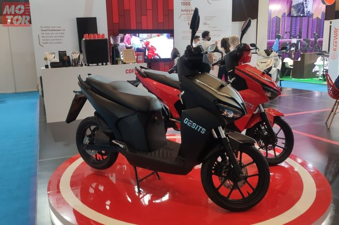Foto ilustrasi. Cek harga motor listrik Gesits terbaru, jarak tempuh bisa sampai 100 km nih syaratnya bro.