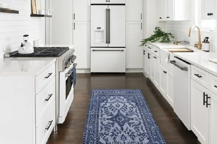 Desain dapur besar minimalis bisa langsung jadi berkat sentuhan kreatif begini. Bahkan, 7 foto tampilan sampai bikin kagum.
