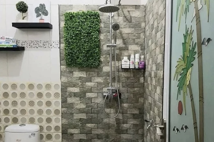 Shower bikin desain kamar mandi sempit jadi makin tampak mewah nan modern. Tapi, masih banyak yang belum percaya. Ini 7 foto hasilnya.