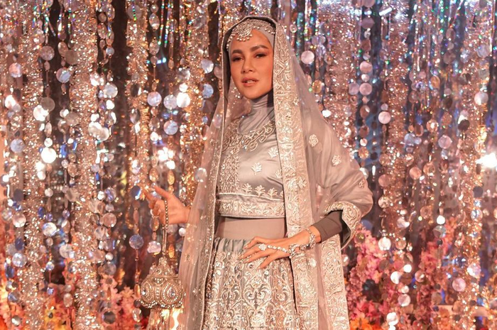 Penampilan Olla Ramlan rayakan Diwali.