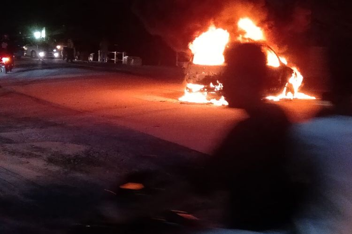 Setelah mengisi BBM jenis Pertalite mobil Hyundai Atoz di Probolinggo terbakar