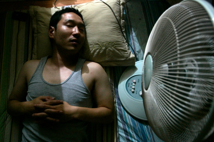 Bahaya yang akan dialami seseorang jika masih tidur dengan kipas angin menyala
