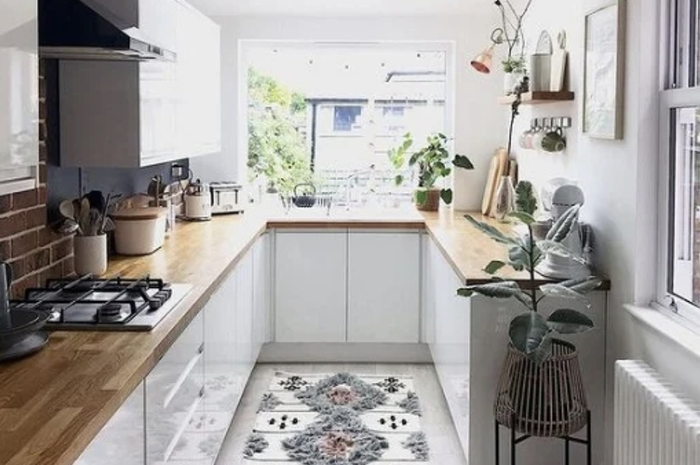 Desain dapur sempit jadi sorotan tetanga yang datangi rumah mungil. Sudah pasti nggak butuh lahan luas. Intip yuk 7 foto aplikasinya.