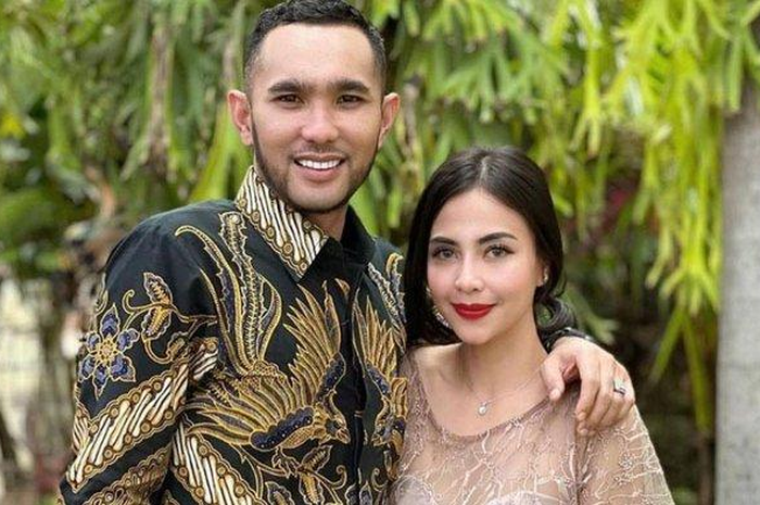Enji Baskoro dan Hana Kartika