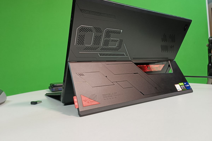 ASUS ROG Flow Z13 adalah laptop Detachable Gaming pertama yang bisa menjadi tablet dengan performa yang cukup