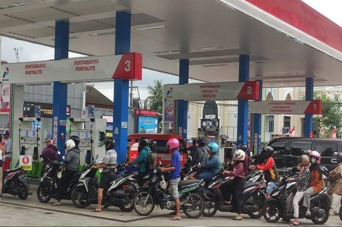Ilustrasi SPBU Pertamina. Update harga bensin Pertamina akhir Oktober 2022.