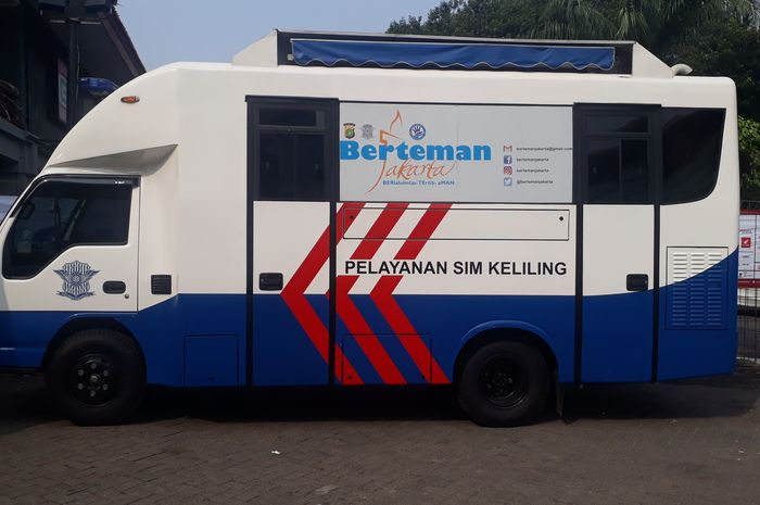 Foto ilustrasi mobil SIM keliling. Simak jadwal SIM keliling Jakarta Selasa 1 November 2022, cek syarat perpanjang SIM terbaru.