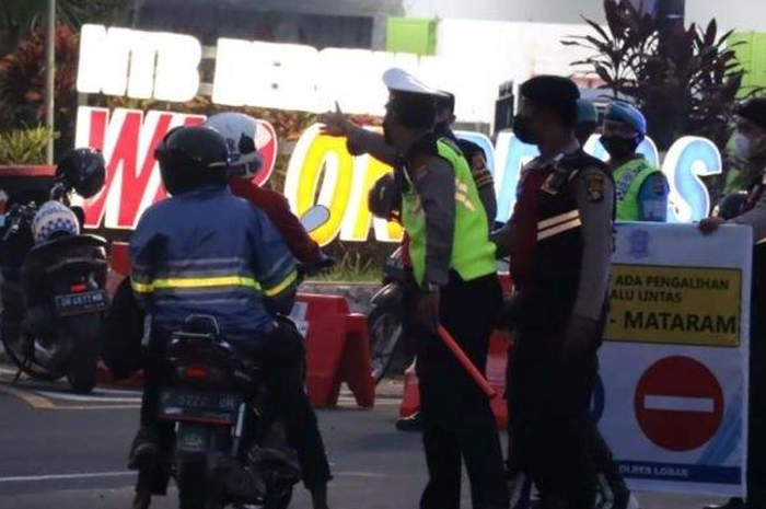 Ilustrasi Foto. Warga tanpa tiket WSBK Indonesia 2022 dilarang masuk kawasan Mandalika.