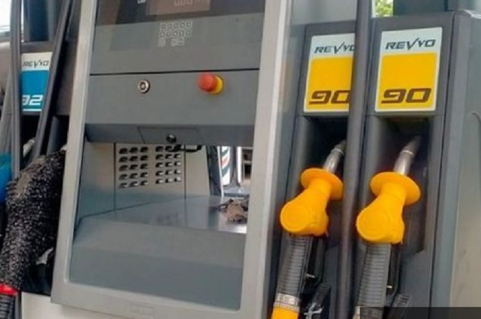 Bensin Revvo 90 dijual lebih mahal dari Pertalite tapi tetap dibeli pemotor, ternyata bukan tanpa alasan.