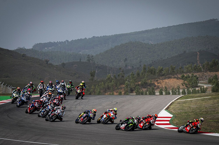Ilustrasi. Mau nonton WSBK Mandalika 2022 langsung, wajib punya merchandise Mandalika nih, begini cara belinya.