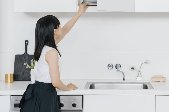 Begini jadinya apabila seorang Ibu-ibu penulis buku membuat desain dapur sederhana. Foto hasilnya menjadi sorotan.