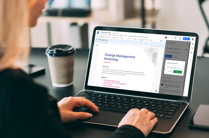 Ilustrasi cara membuat kesimpulan otomatis langsung di Google Docs