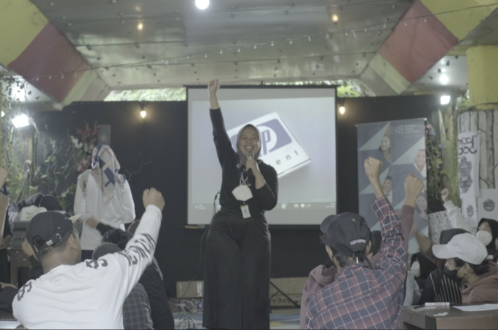 Sesi pembelajaran coding HP Street Code yang diakhiri dengan kolaborasi bersama Darbotz.