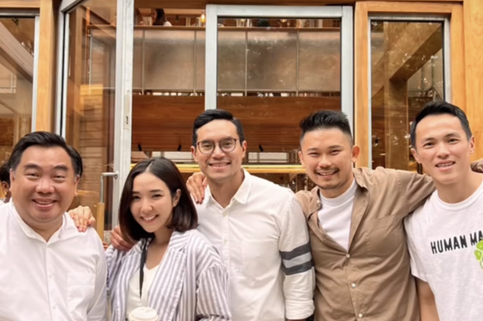 Gisella Anastasia sengaja mengunggah foto ngopi bareng pacar baru. Ternyata Rino Soedarjo kepo soal ini. 