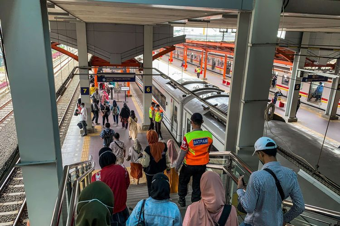 Stasiun Bekasi - Jadwal KRL Bekasi Tanah Abang terbaru November 2022
