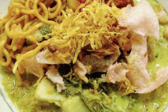 Saat kita diserang lapar malam-malam, yuk kita singgahi 8 tempat wisata kuliner di Padang. Cita rasa berbalut foto aesthetic.